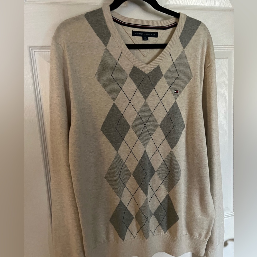 Tommy Hilfiger men sweater NWOT